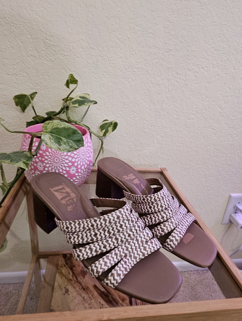 Eric Javitz Wovens Woven Raffia multi strap sandal block heels. Sz 8